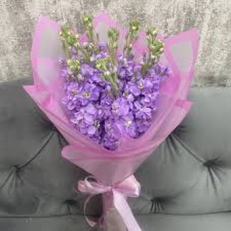 Букет из сиреневой маттиолы