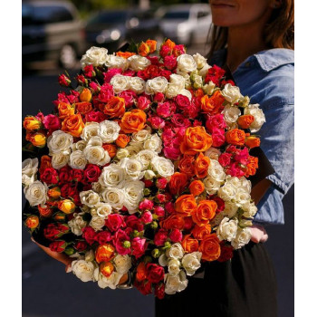 Букет из 101 спрей розы Букет из 101 спрей розы