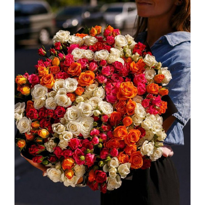 Букет из 101 спрей розы Букет из 101 спрей розы